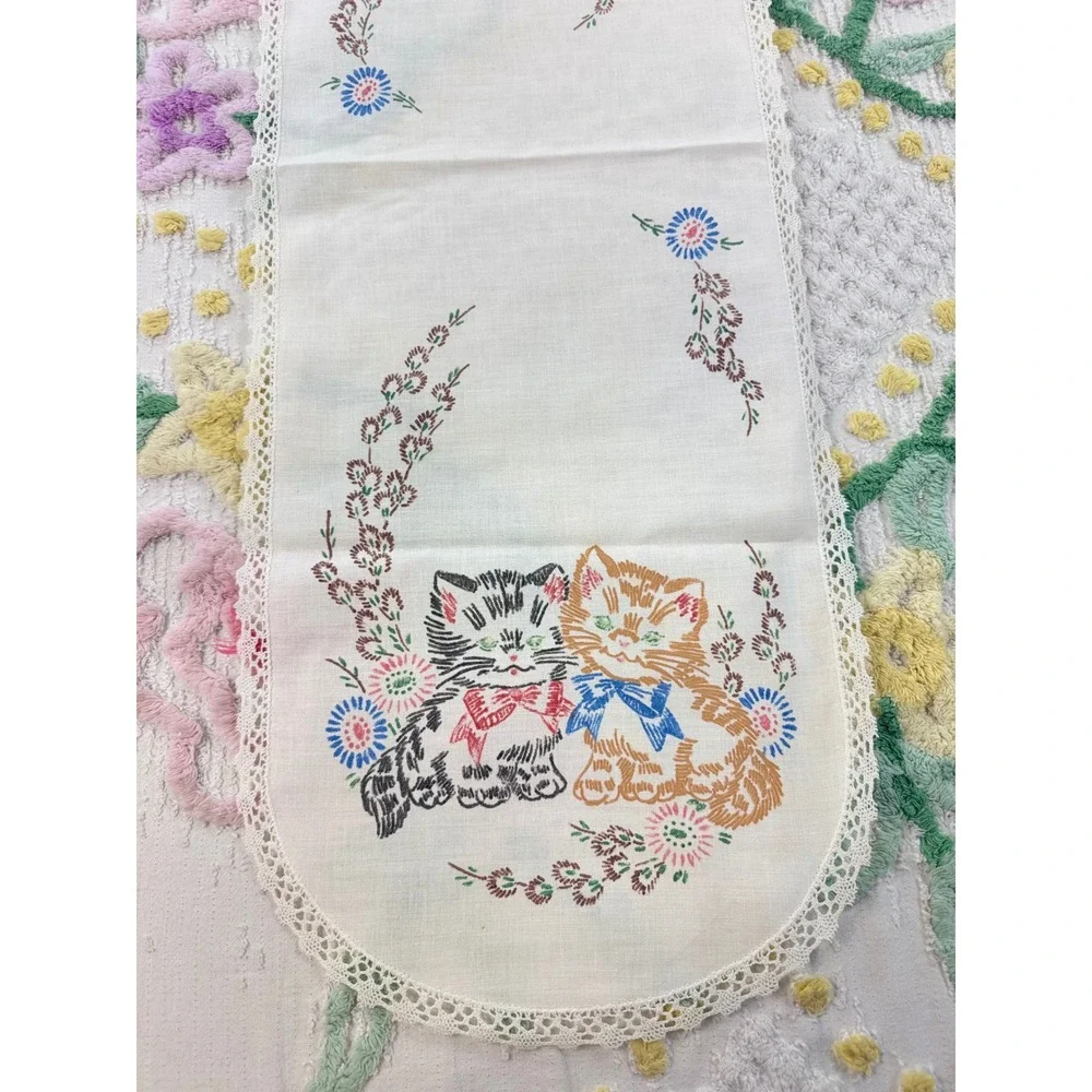 Vintage Hand Embroidered Kitten Cat Table Runner Crochet Lace Trim 34 Inch